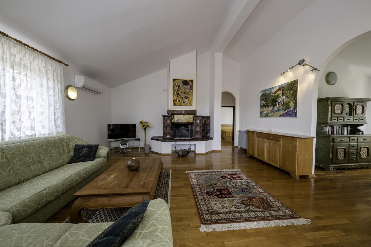 Apartments Dedic Супетарска Драга Екстериор снимка