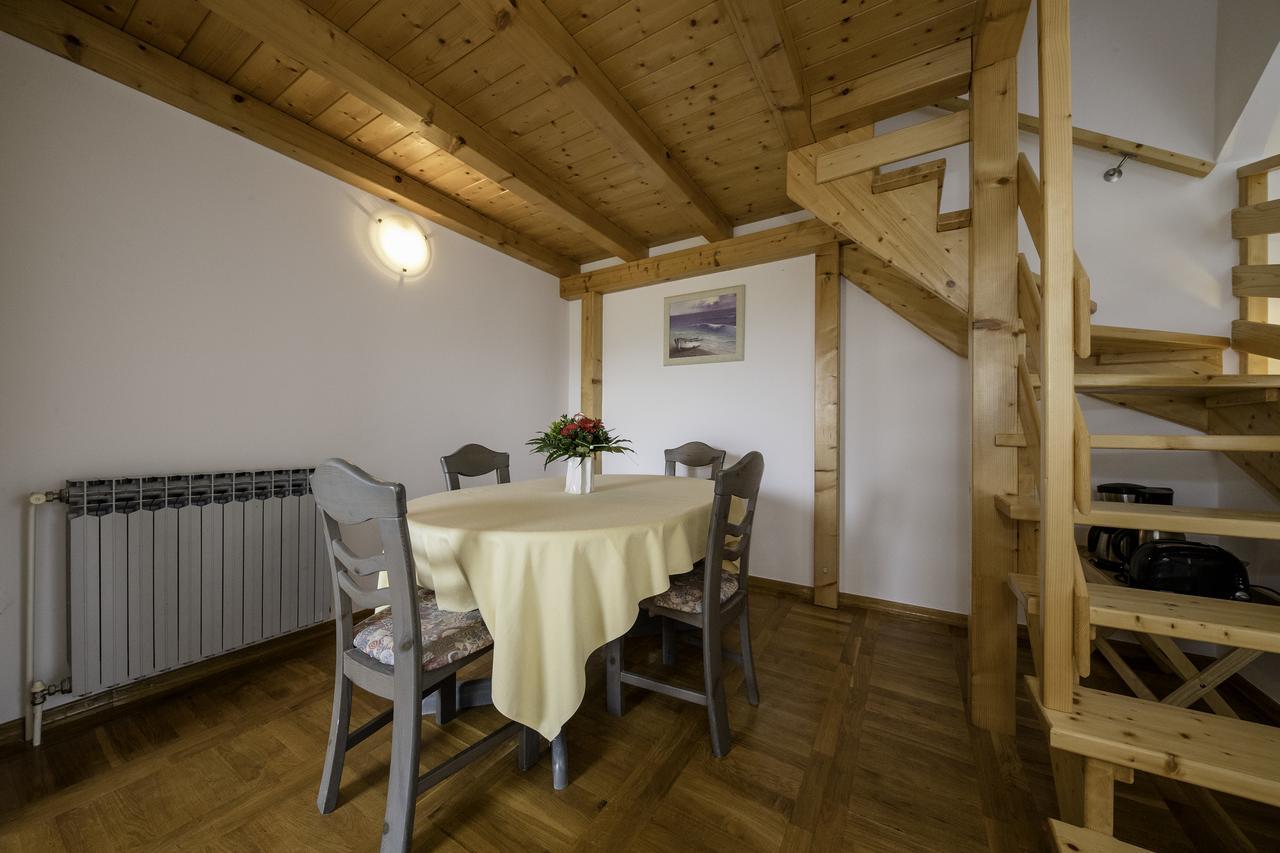 Apartments Dedic Супетарска Драга Екстериор снимка