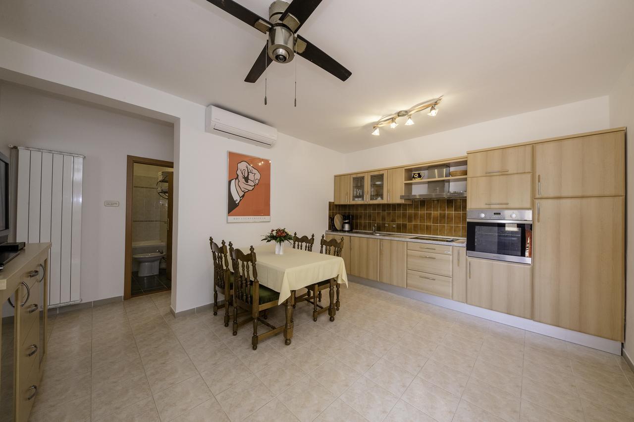 Apartments Dedic Супетарска Драга Екстериор снимка