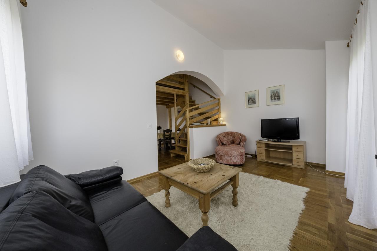 Apartments Dedic Супетарска Драга Екстериор снимка