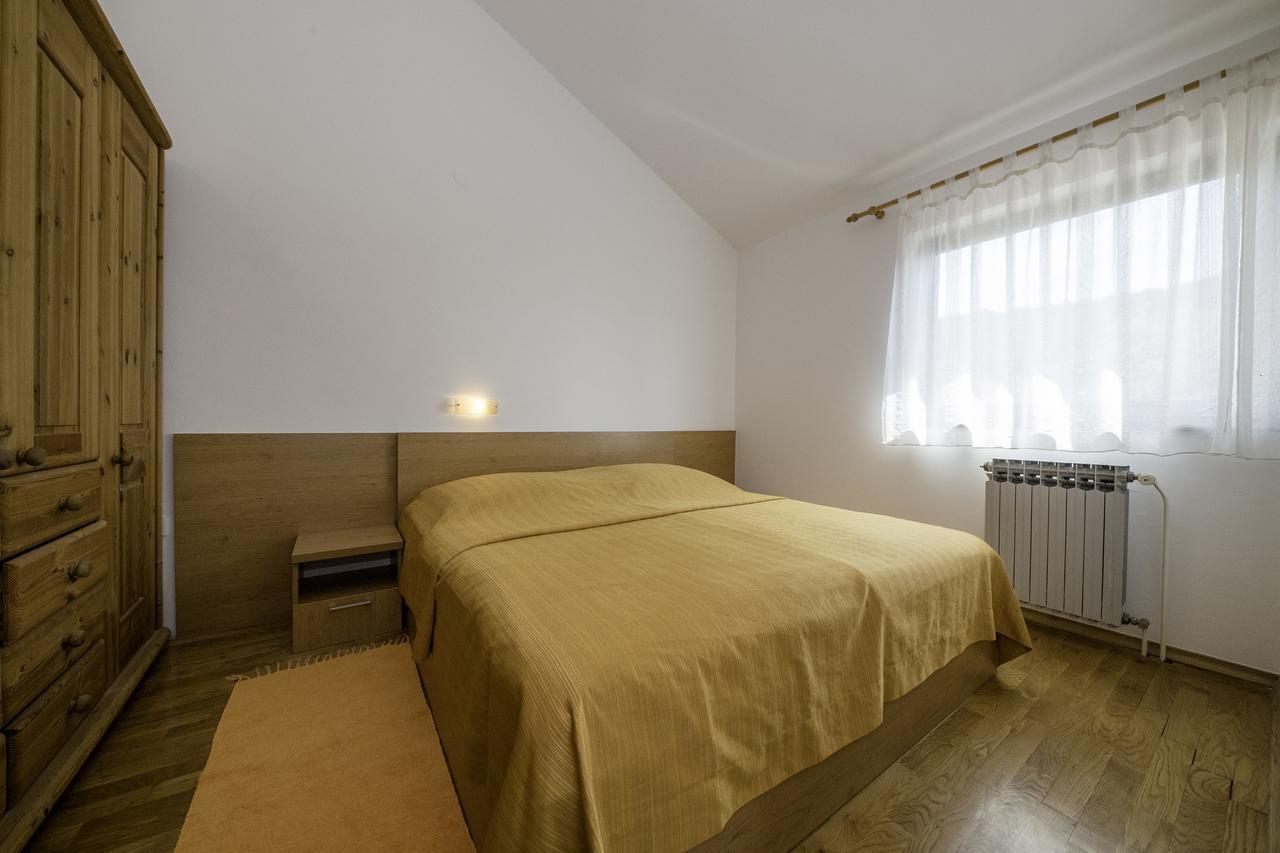 Apartments Dedic Супетарска Драга Екстериор снимка