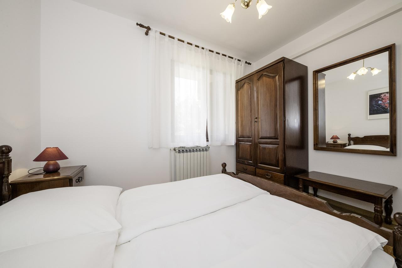 Apartments Dedic Супетарска Драга Екстериор снимка